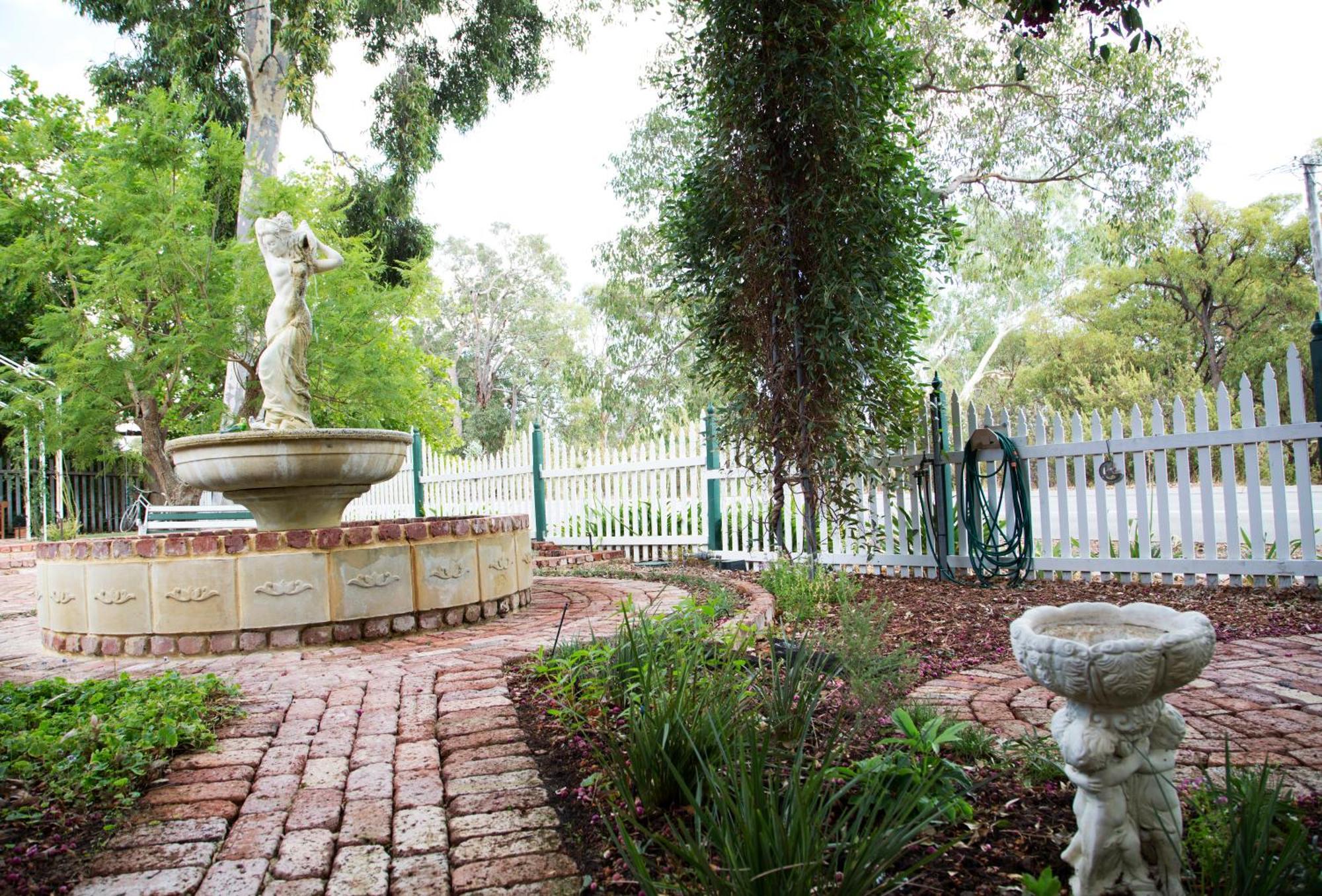 Rosebridge House Bed & Breakfast Adult Retreat Gooseberry Hill Esterno foto