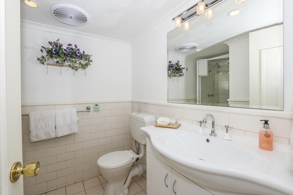 Rosebridge House Bed & Breakfast Adult Retreat Gooseberry Hill Esterno foto