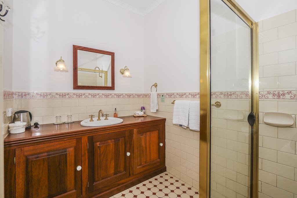 Rosebridge House Bed & Breakfast Adult Retreat Gooseberry Hill Esterno foto