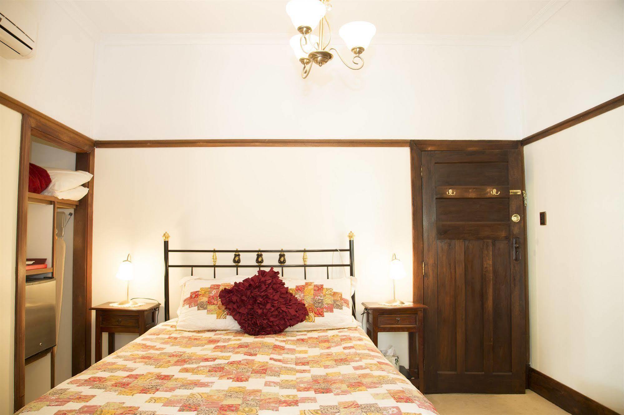 Rosebridge House Bed & Breakfast Adult Retreat Gooseberry Hill Esterno foto