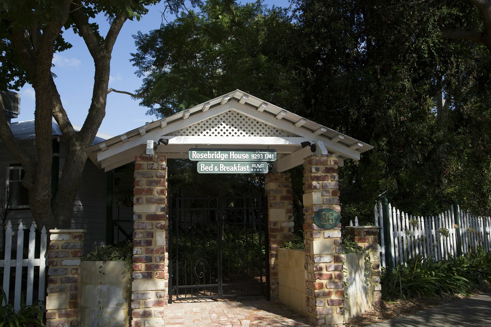Rosebridge House Bed & Breakfast Adult Retreat Gooseberry Hill Esterno foto